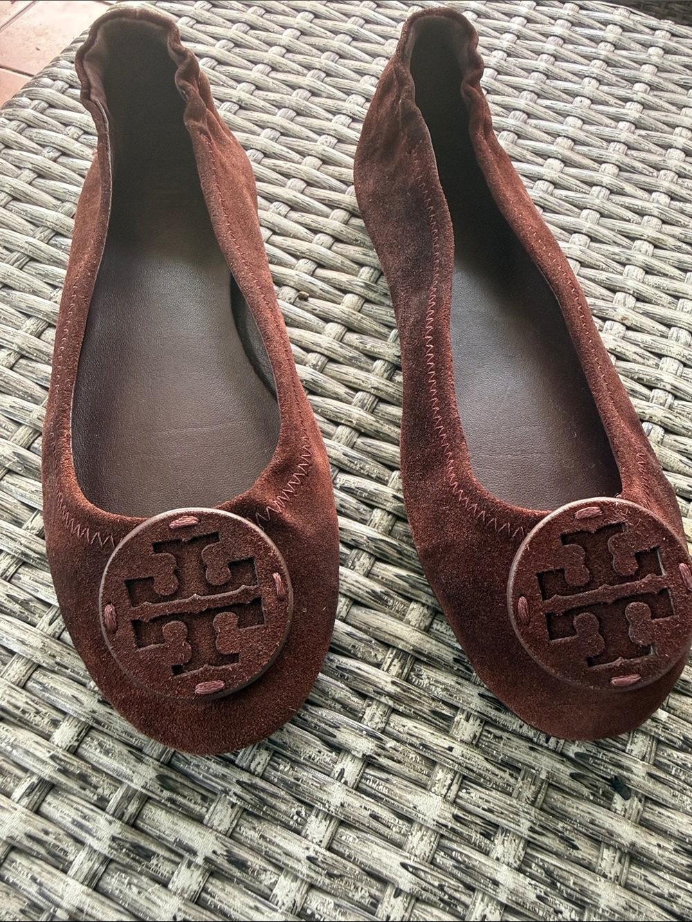 Tory Burch Chestnut Suede Logo Round-Toe ballet Flats